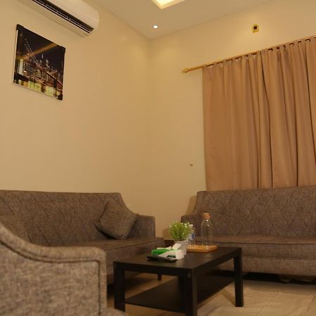 Spacious Apartments At Basla St 3 Mins From King Fahd Stadium Riaad Buitenkant foto